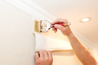 Pose de papier peint à Jenzat — revêtements muraux et toiles de verre